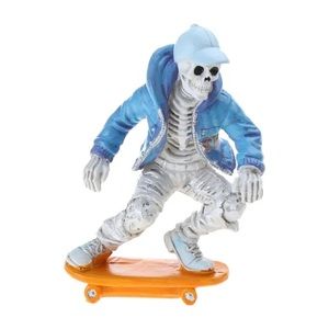 Cool Skeleton Figures Skateboard Skull Resin Crafts Halloween Decoration